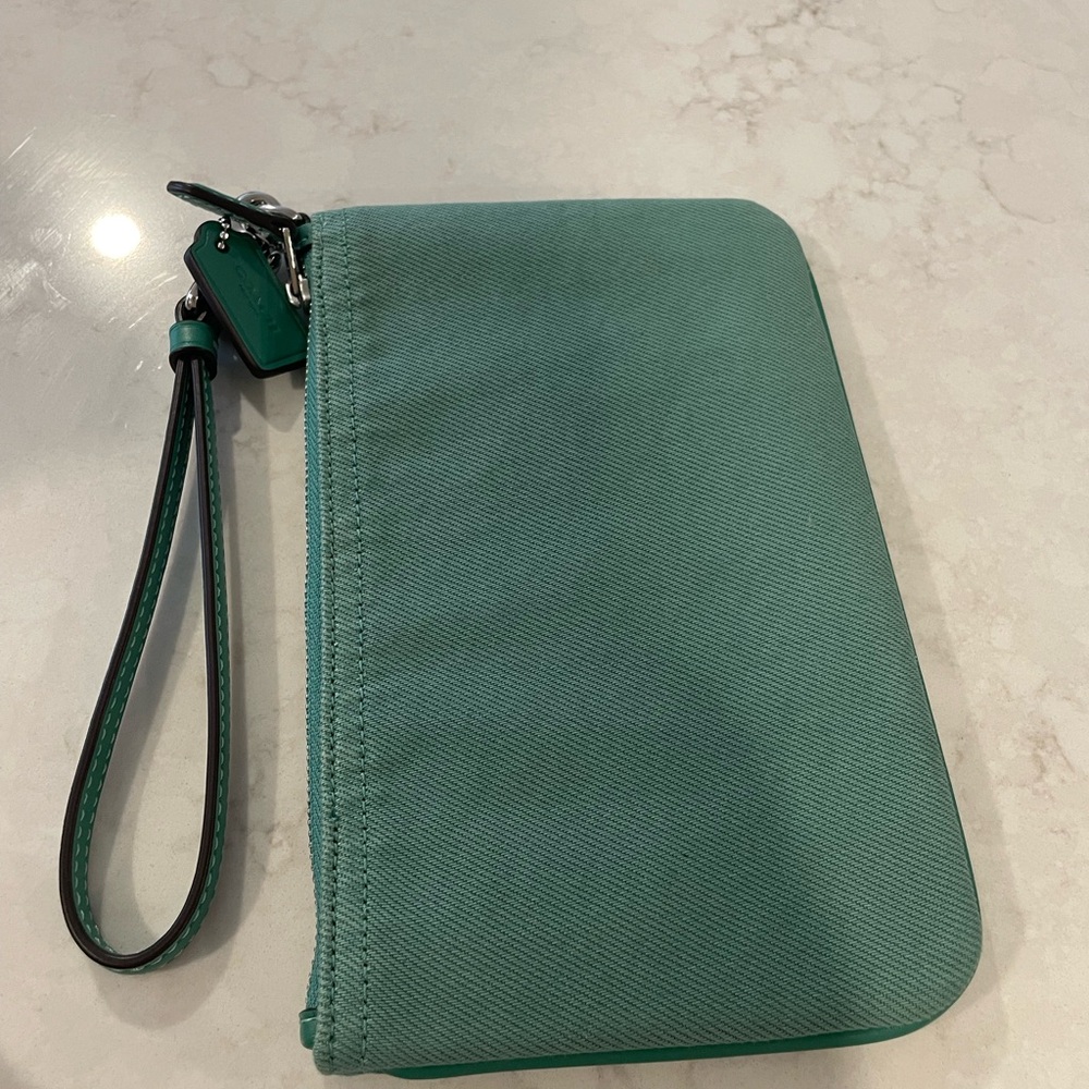🍍Coach Teal Green Denim Wristlet - Picture 7 of 11